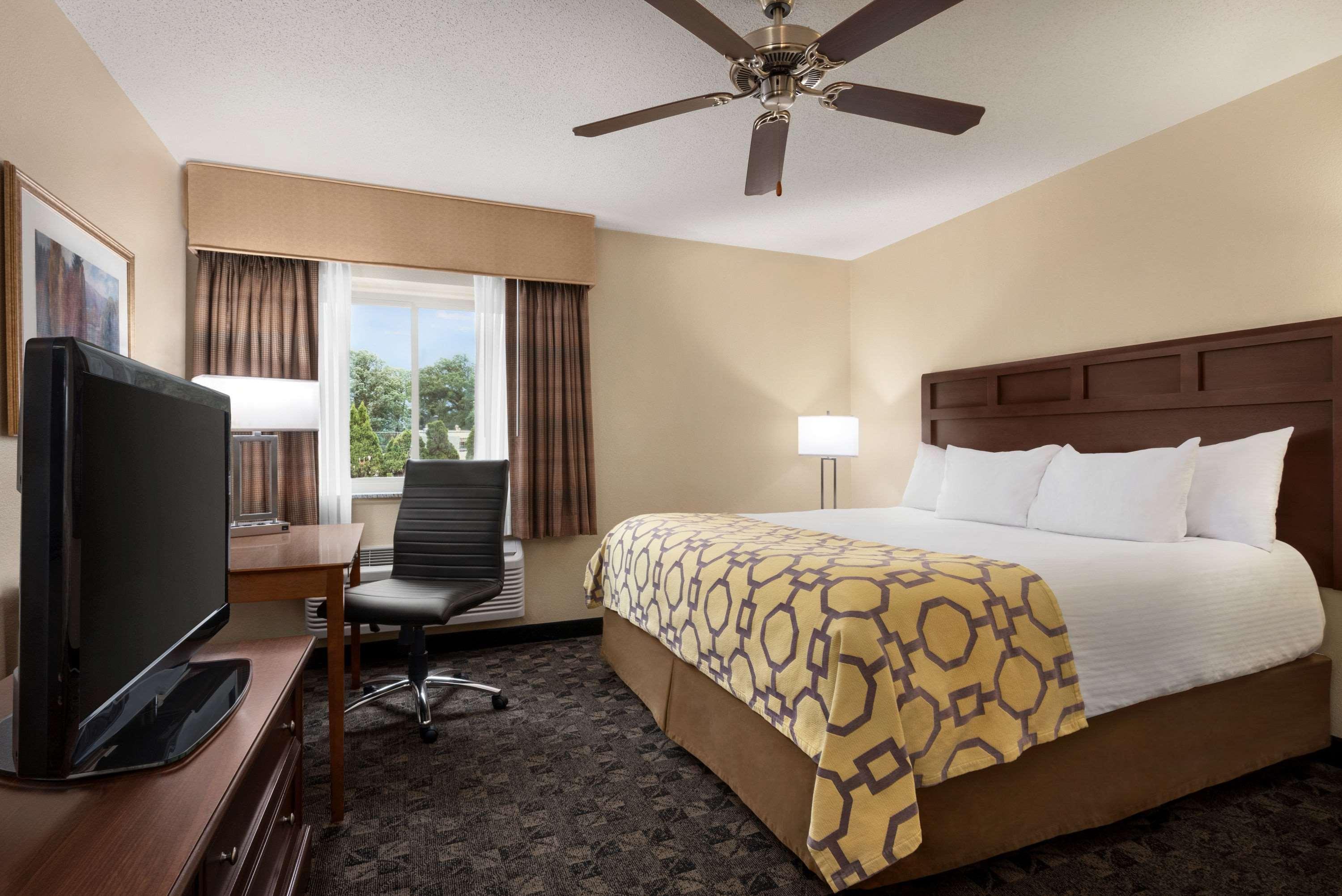 Baymont By Wyndham Mt. Pleasant Hotel Mount Pleasant Exterior foto