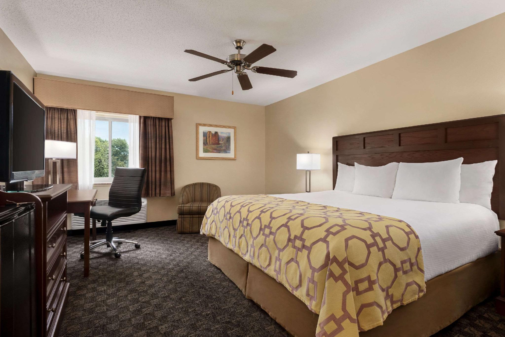 Baymont By Wyndham Mt. Pleasant Hotel Mount Pleasant Exterior foto