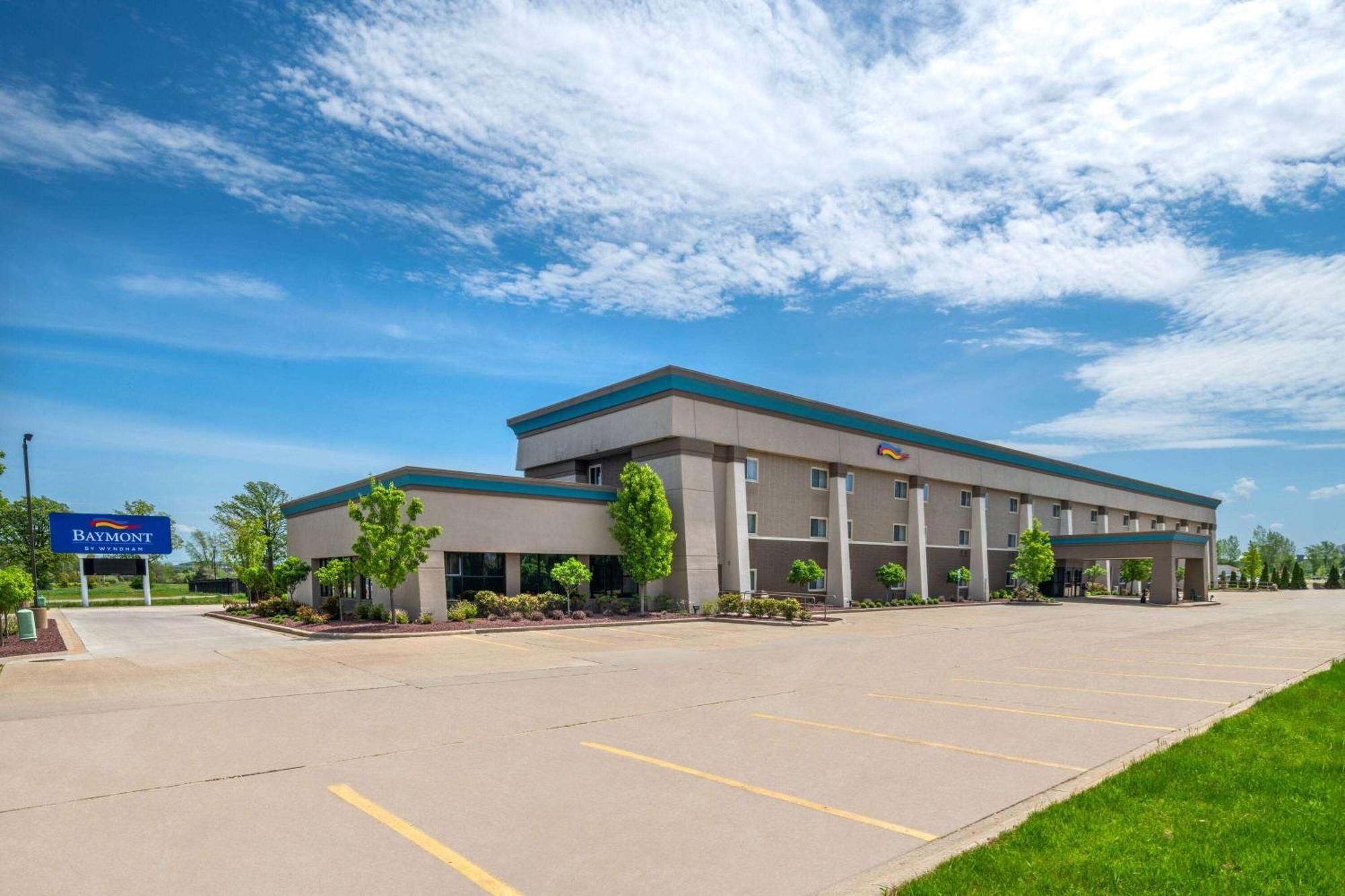 Baymont By Wyndham Mt. Pleasant Hotel Mount Pleasant Exterior foto
